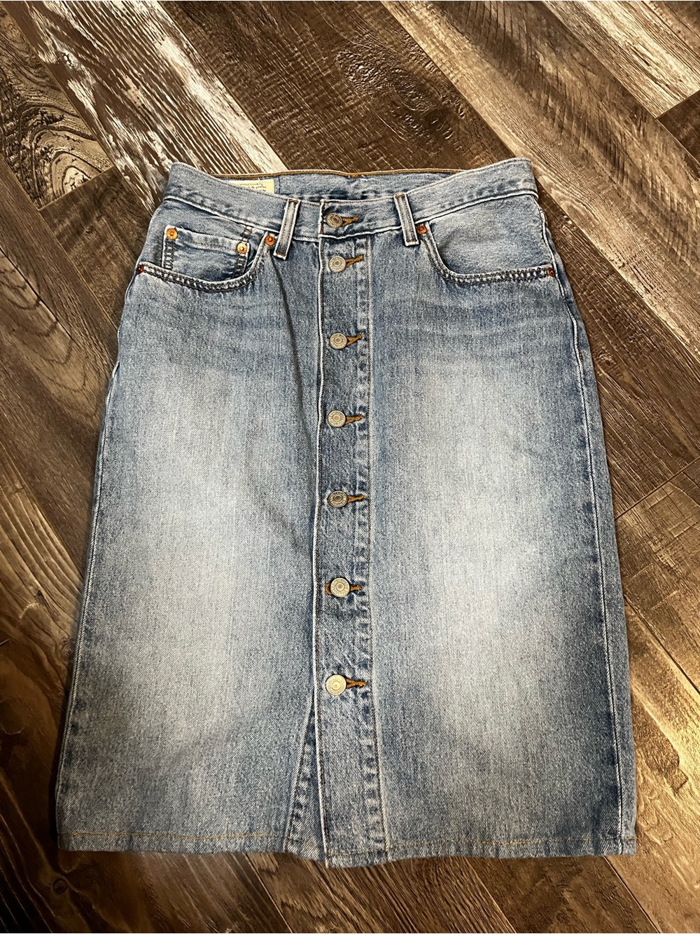 Levi's Women's Light Wash Denim midi Skirt - Light Blue - Picture 2 of 4